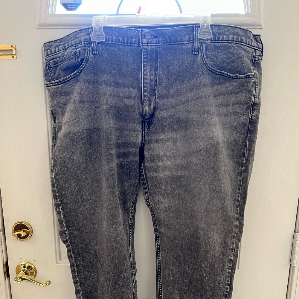 Levi’s 502 jeans